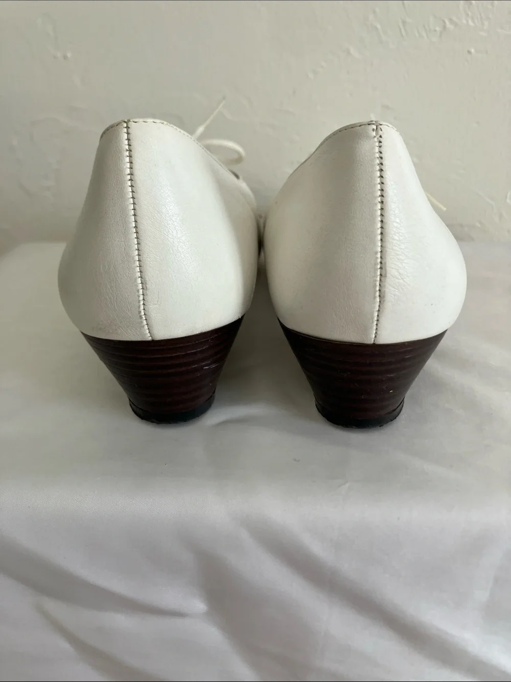 VTG Penaljo White Leather Woven Lace-Up Flats